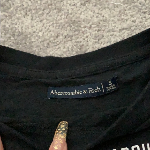 2 Abercrombie and Fitch Top - Picture 5 of 5